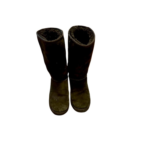 UGG Tall Classic Boot Womans Size 8 - Picture 1 of 6